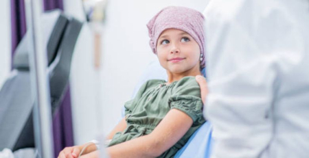 Novo tratamento com resultados promissores contra cancro raro em crianças