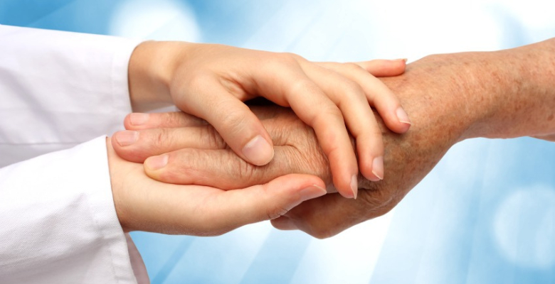Ser cuidador: “Um papel que traz um impacto significativo na qualidade de vida do doente”